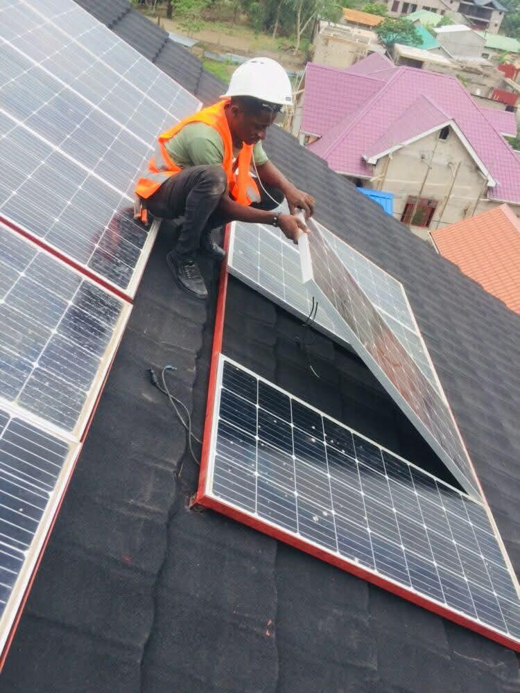 Installation des équipements solaires